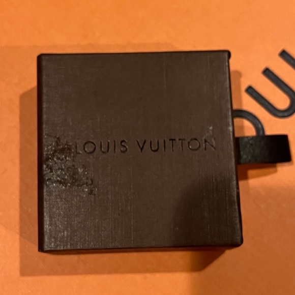 Louis Vuitton Gamble Ring - Picture 16 of 16